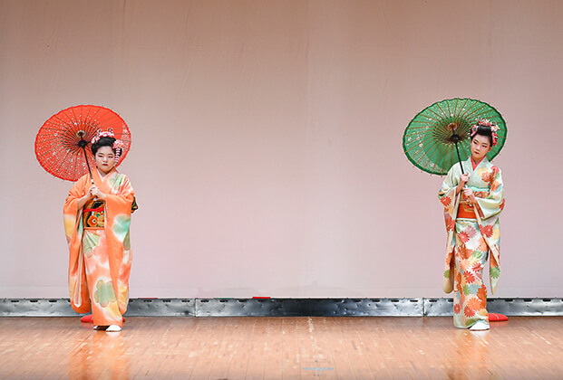 彩和会 写真9 『梅とさんさん桜』
